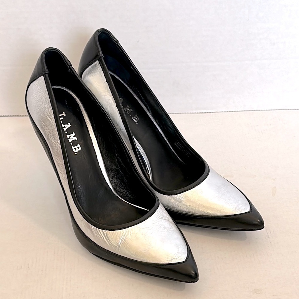 L.A.M.B. WOMEN'S CLASSIC SILVER & BLACK BETHEL LEATHER PUMPS US WOMEN'S SIZE 7.5 - Picture 2 of 13
